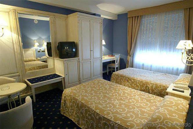 Hotel Leonor Mirón Soria Quarto foto